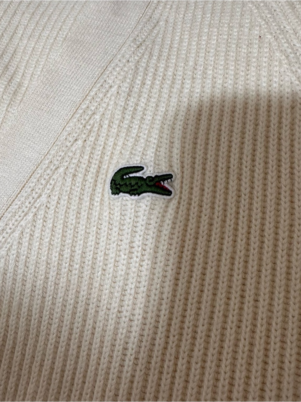 Lacoste Cream Ribbed V-Neck Cardigan,size M, oversized - Picture 4 of 9